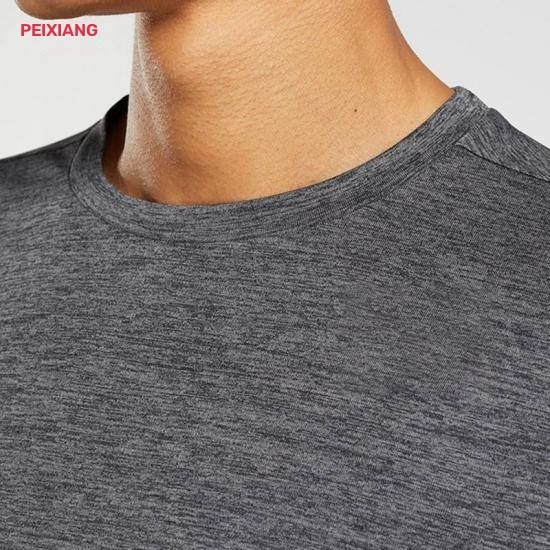 Men's gym t-shirt collar knit and stitching detail
